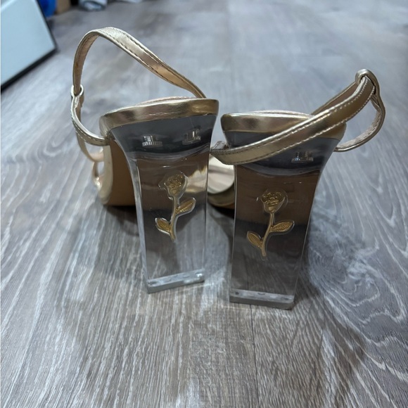 Disney aldo high heels size 7 - Picture 3 of 4